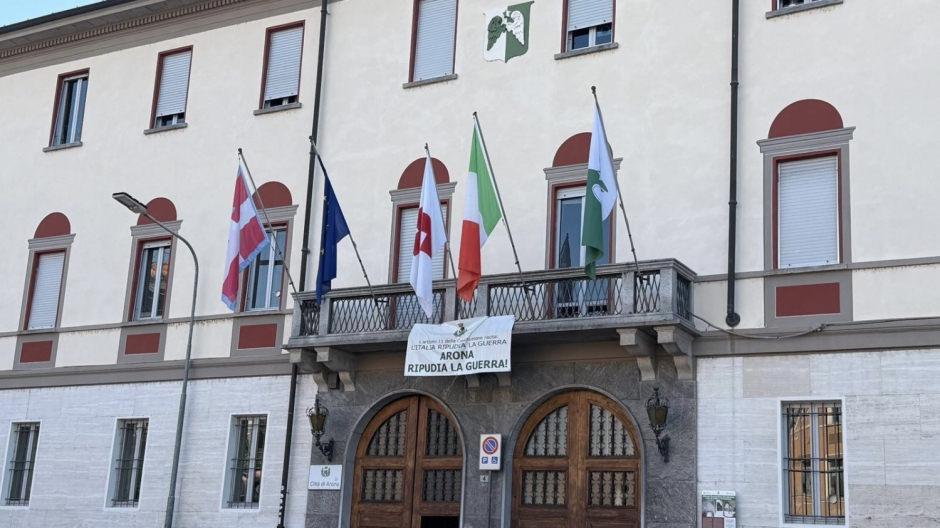 Settimana della Croce Rossa, anche ad Arona esposta bandiera della Cri